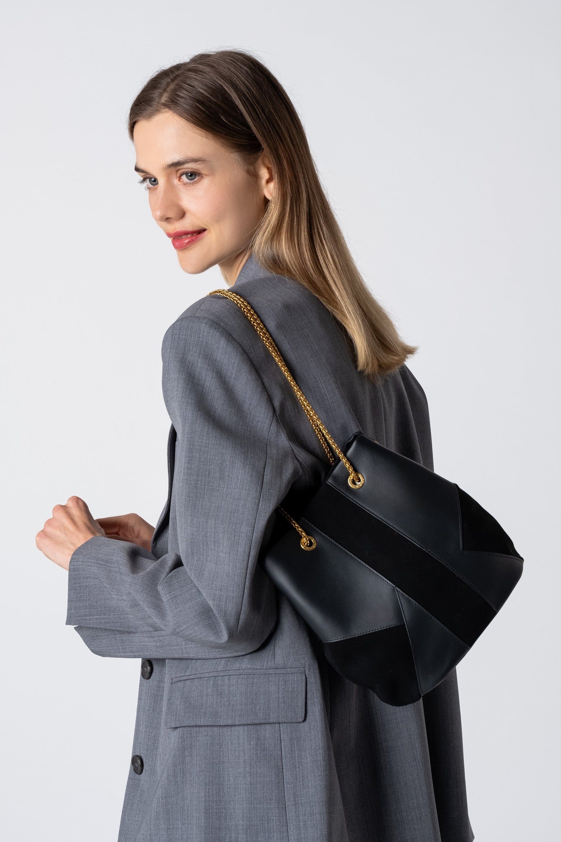 lesyeuxd_elsa_grand_noir