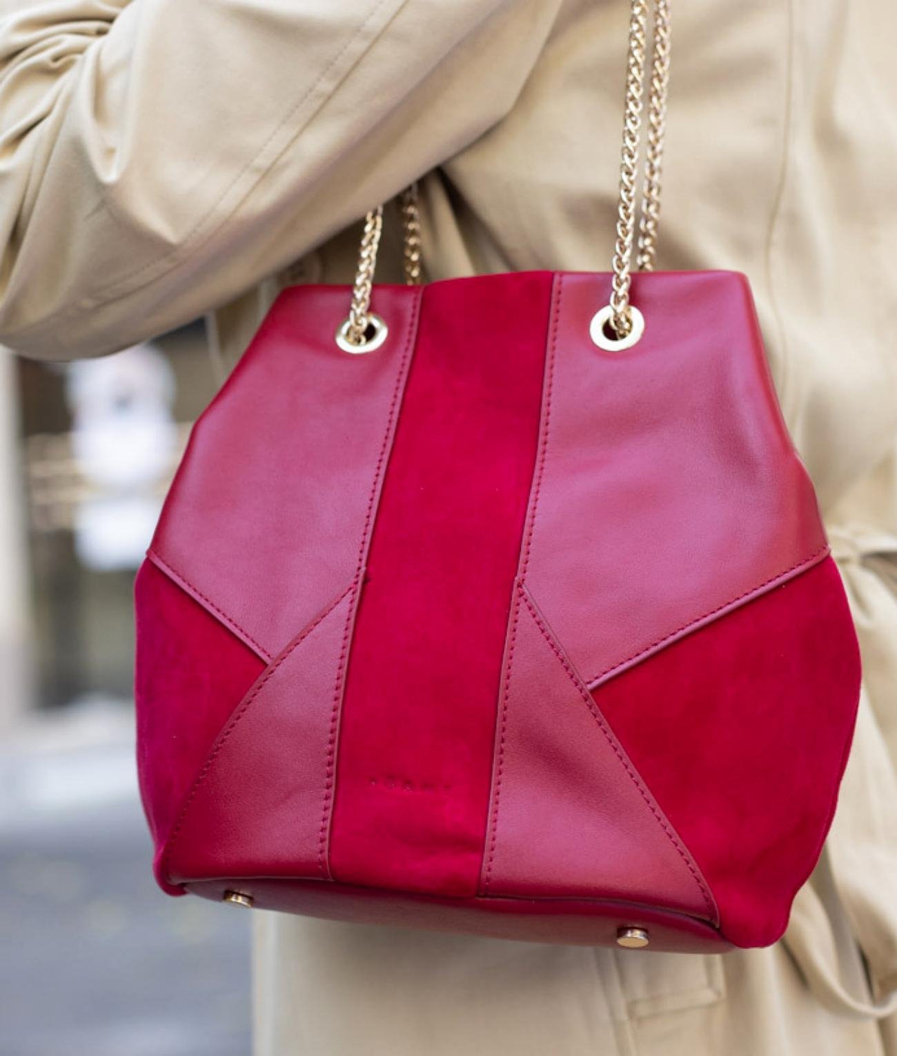 lesyeuxd_elsa_grand_rouge