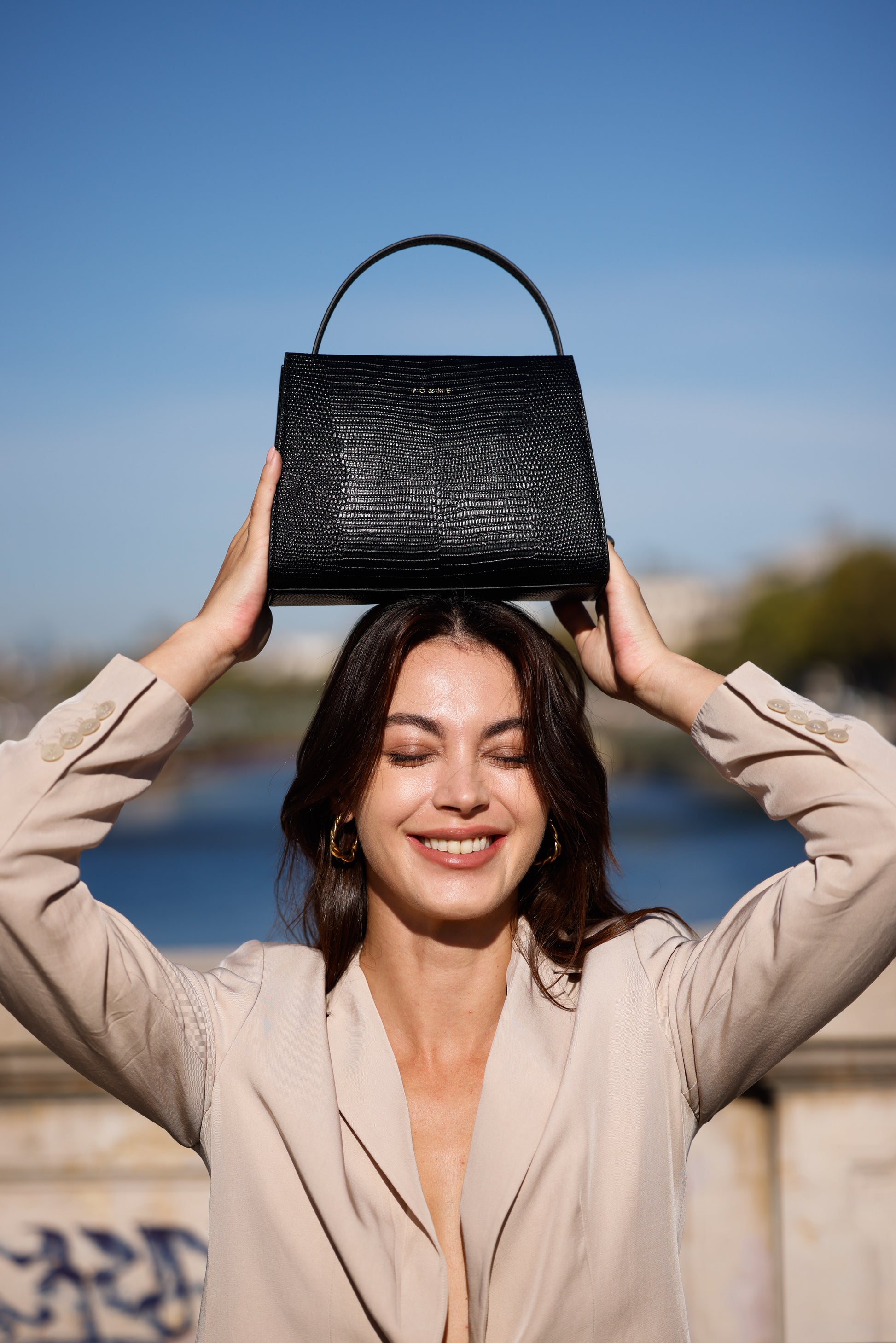 Songes_Innocents_Embosse_Lezard_Noir