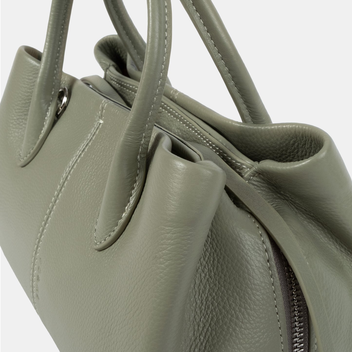 Premier_eclat_vert_gris